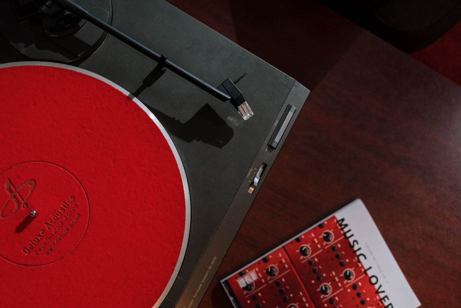 Slipmat voor je platenspeler: vilt, kurk, rubber of leer?
